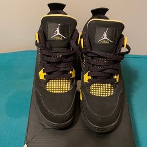 Air Jordan 4 Retro